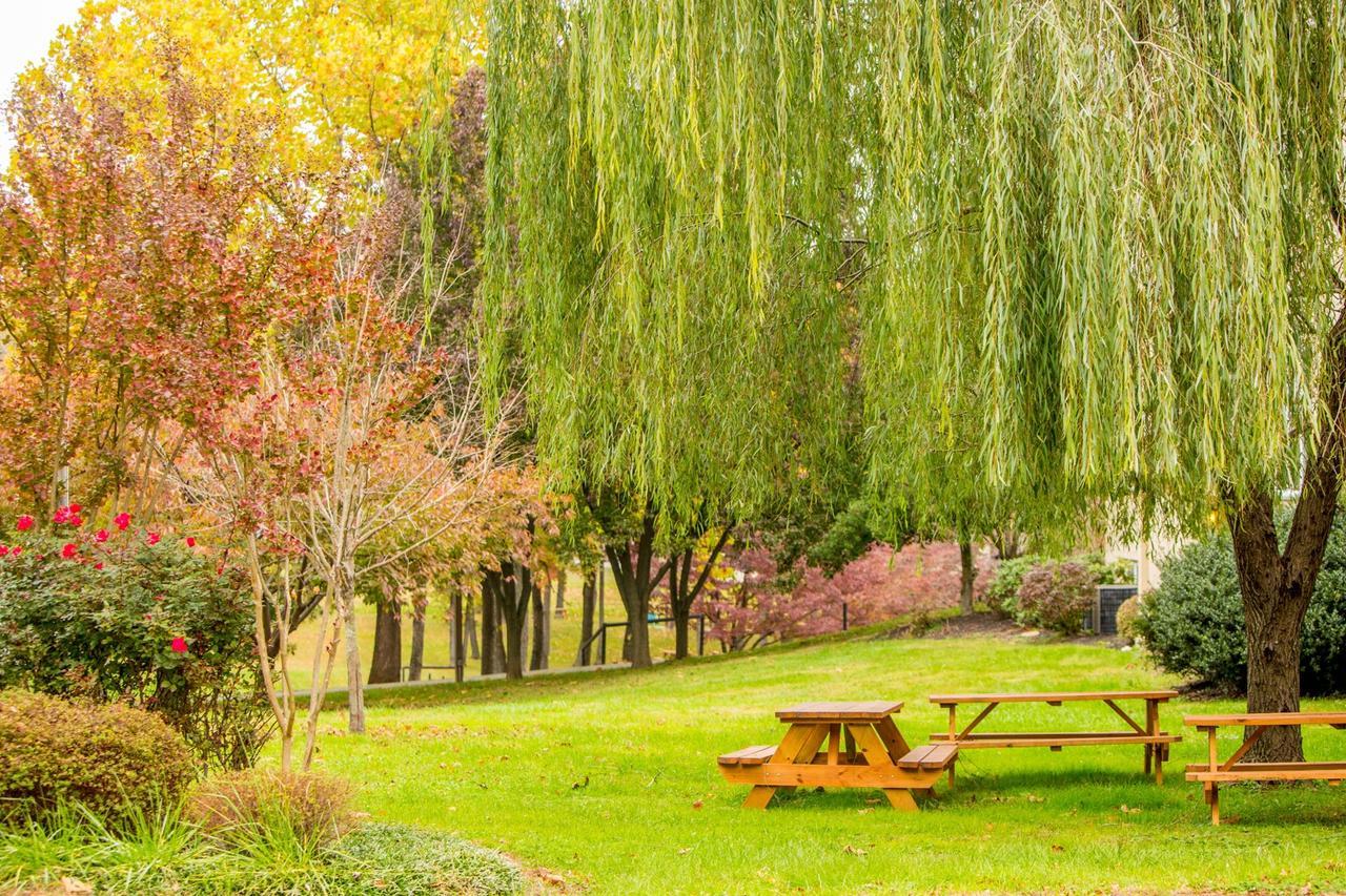 Conference Center Hotel At Valley Forge Oaks Экстерьер фото